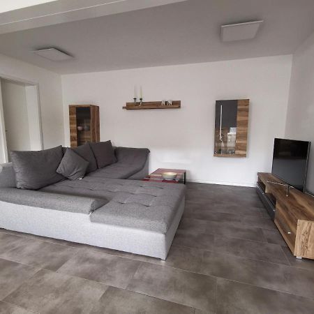 Moderne Wohnung Mit Terrasse Und Eigenem Zugang. Ремшейд Экстерьер фото