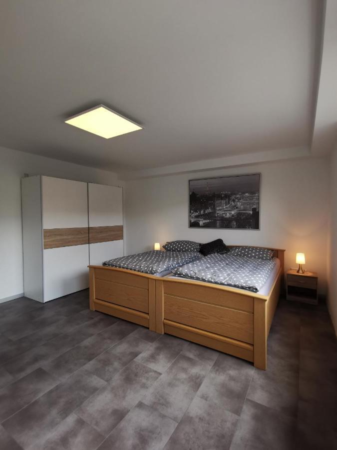 Moderne Wohnung Mit Terrasse Und Eigenem Zugang. Ремшейд Экстерьер фото